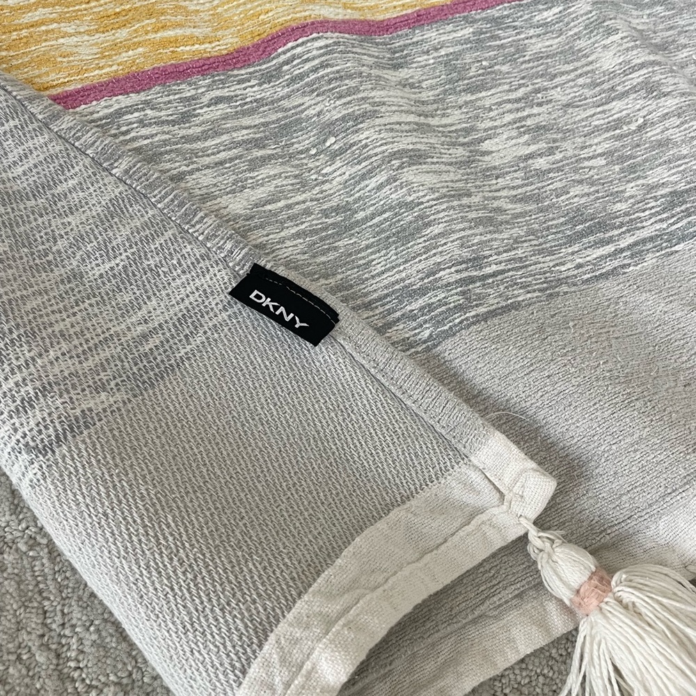DKNY Throw/Tapestry - Picture 2 of 7
